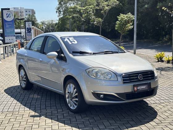 FIAT LINEA 1.8 ABSOLUTE 16V FLEX 4P AUTOMATIZADO FIAT LINEA 1.8 ABSOLUTE 16V FLEX 4P AUTOMATIZADO